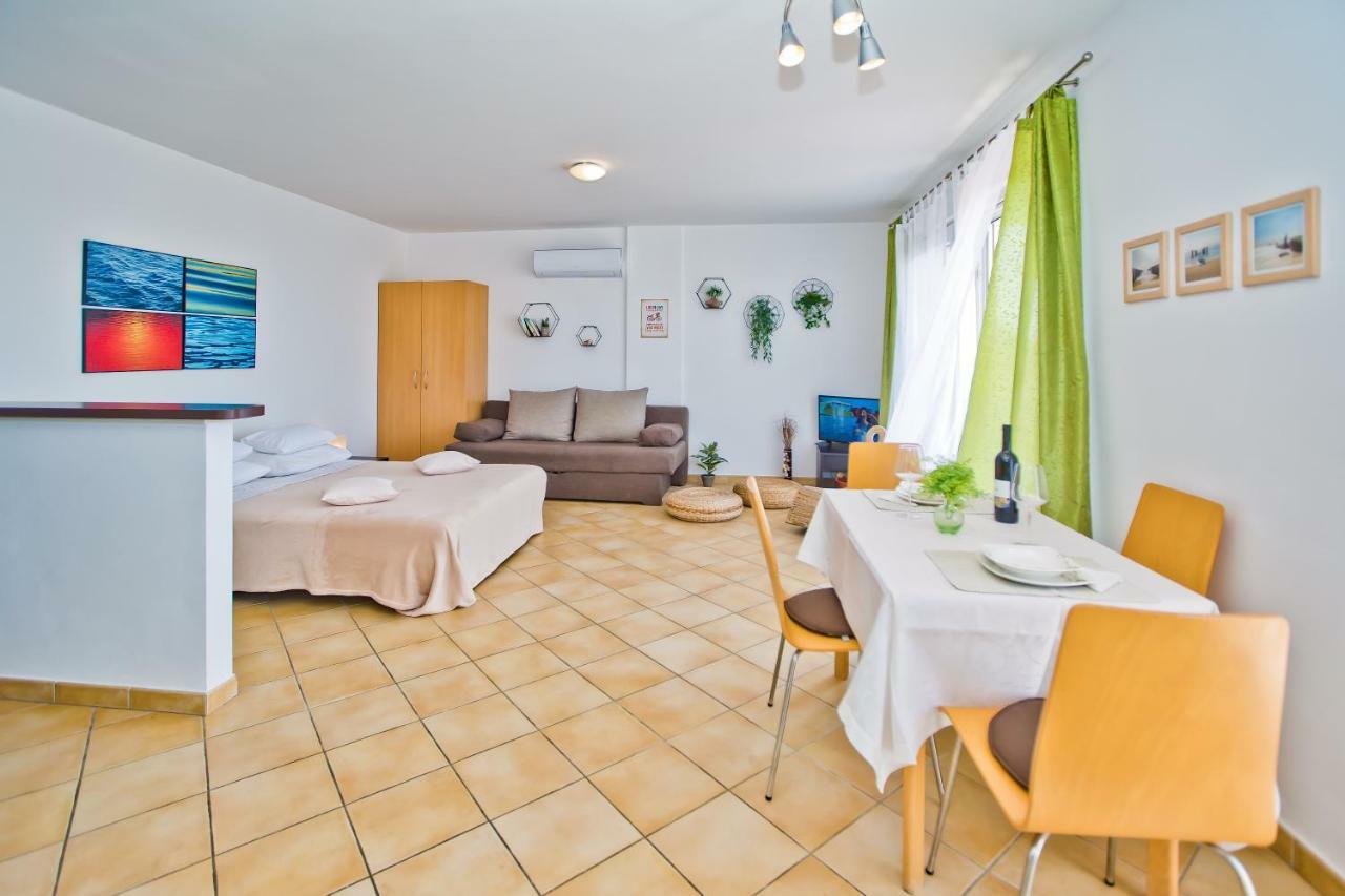 חוואר Hvar Apartments 8 Min To The Beach מראה חיצוני תמונה