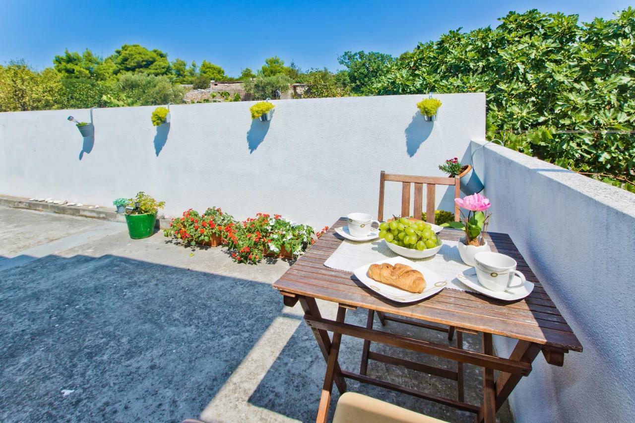 חוואר Hvar Apartments 8 Min To The Beach מראה חיצוני תמונה